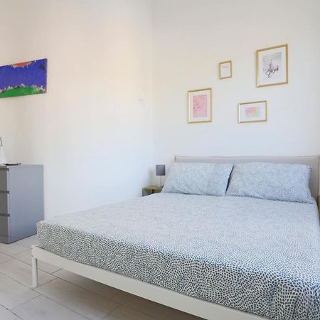 Bright & Central Apartment Near The Station ซาแลร์โน ภายนอก รูปภาพ
