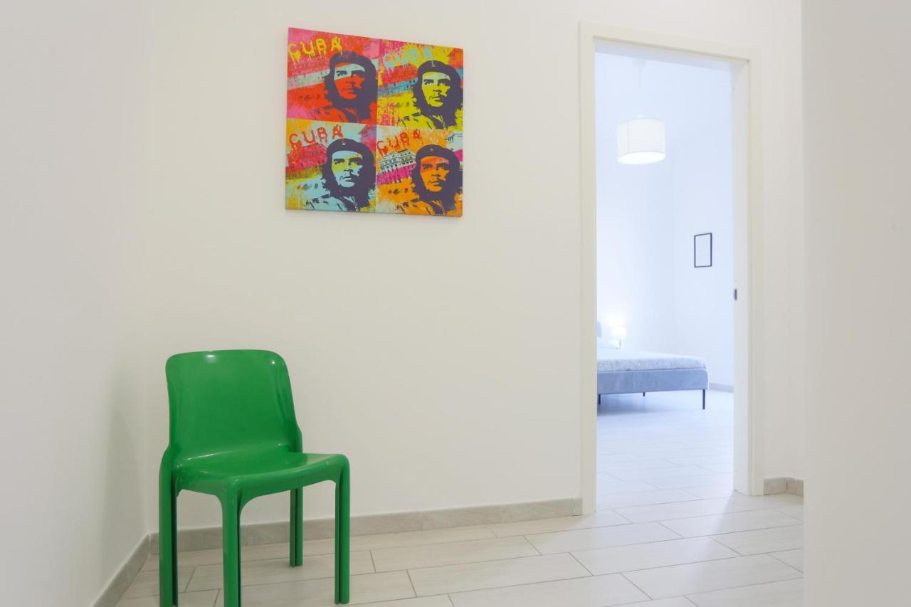 Bright & Central Apartment Near The Station ซาแลร์โน ภายนอก รูปภาพ